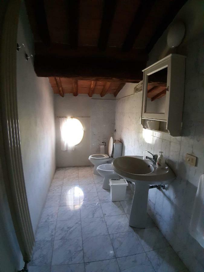 B&B Glicine E Luna Cascina Luaran gambar